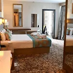 Royal 4*