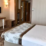 Royal 4*