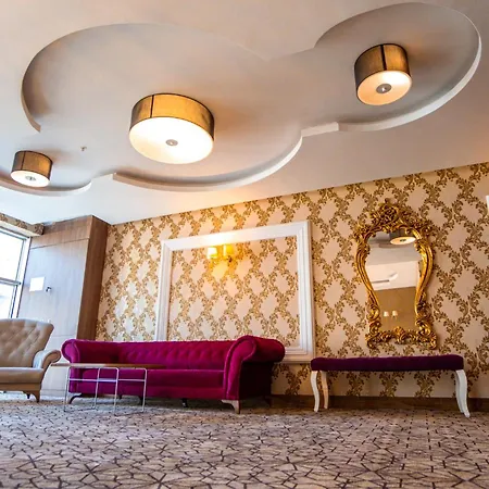 Royal Hotel