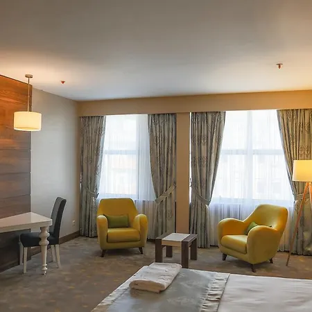 Royal 4*